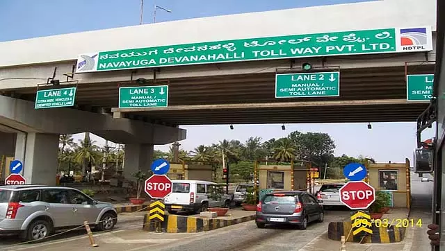 कर्नाटक में 1 अप्रैल से टोल शुल्क में 5% की बढ़ोतरी: नई टोल नीति जल्द जारी होगी कर्नाटक में 1 अप्रैल से टोल शुल्क में 5% की बढ़ोतरी: नई टोल नीति जल्द जारी होगी