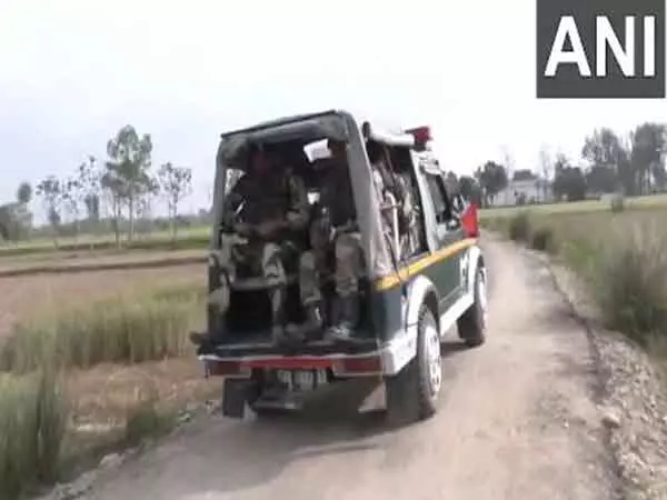 Hiranagar में लगातार तीसरे दिन भी तलाशी अभियान जारी रहा Hiranagar में लगातार तीसरे दिन भी तलाशी अभियान जारी रहा