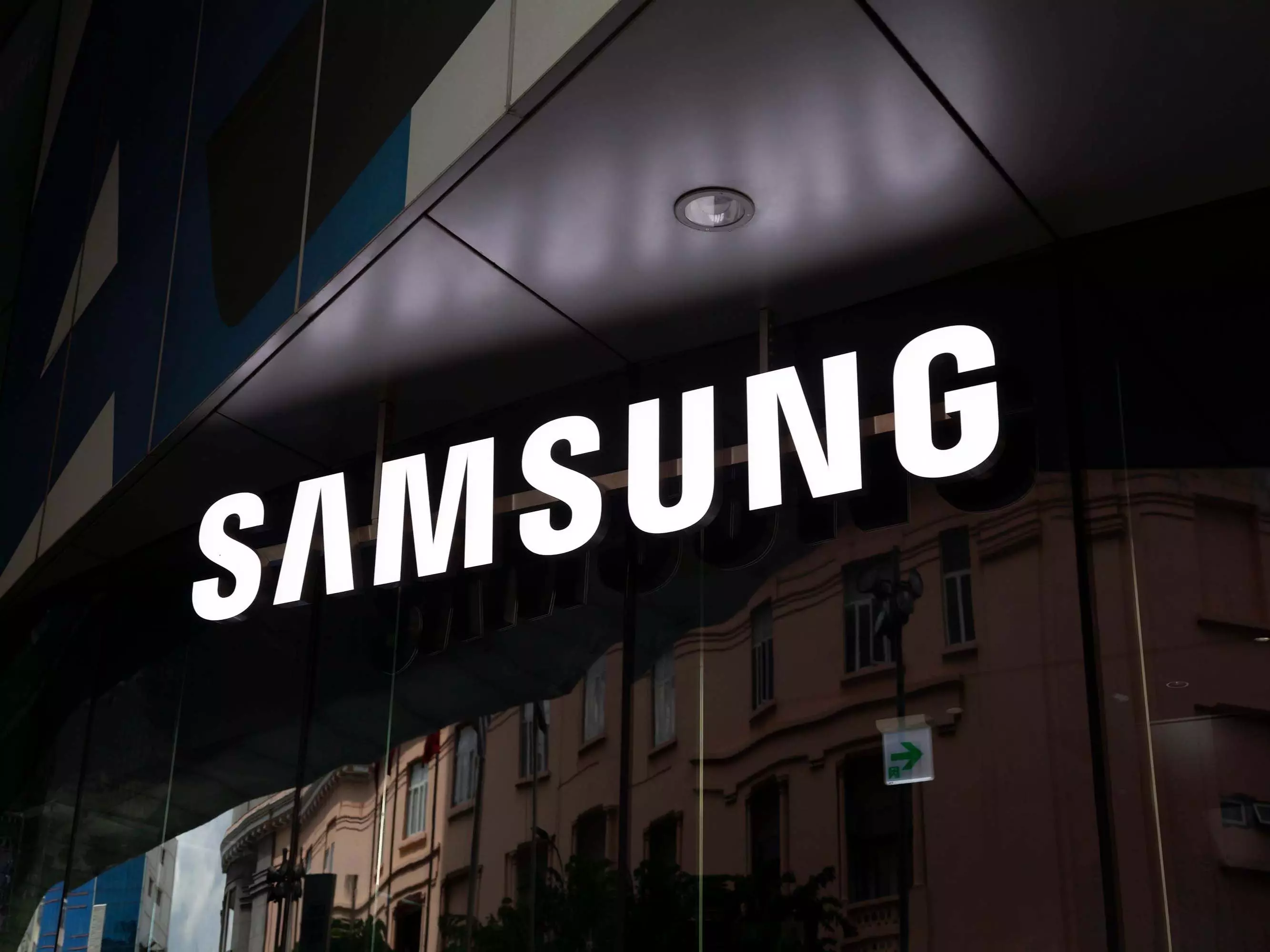 Samsung पर 5,154 करोड़ की टैक्स देनदारी, हेराफेरी का आरोप Samsung पर 5,154 करोड़ की टैक्स देनदारी, हेराफेरी का आरोप