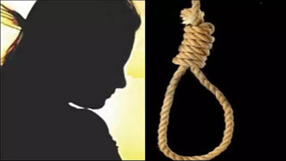 Sagar: किशोरी ने दुपट्टे से फांसी लगाकर की आत्महत्या, जांच में जुटी पुलिस Sagar: किशोरी ने दुपट्टे से फांसी लगाकर की आत्महत्या, जांच में जुटी पुलिस