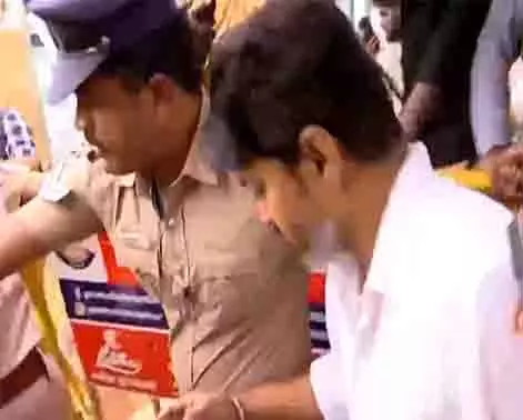 TVK प्रमुख विजय ने फिल्म निर्देशक मनोज भारतीराजा को दी श्रद्धांजलि TVK प्रमुख विजय ने फिल्म निर्देशक मनोज भारतीराजा को दी श्रद्धांजलि
