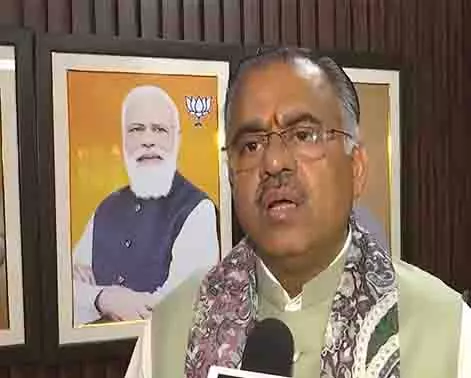 तरुण चुघ ने वक्फ संशोधन विधेयक के विरोध को लेकर AIMPLB की आलोचना की तरुण चुघ ने वक्फ संशोधन विधेयक के विरोध को लेकर AIMPLB की आलोचना की