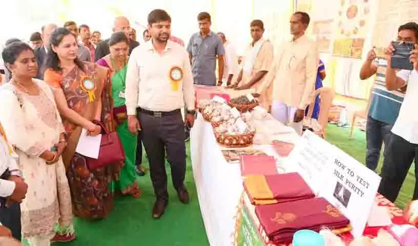 Mancherial में तसर रेशम कृषि मेला का आयोजन किया गया Mancherial में तसर रेशम कृषि मेला का आयोजन किया गया