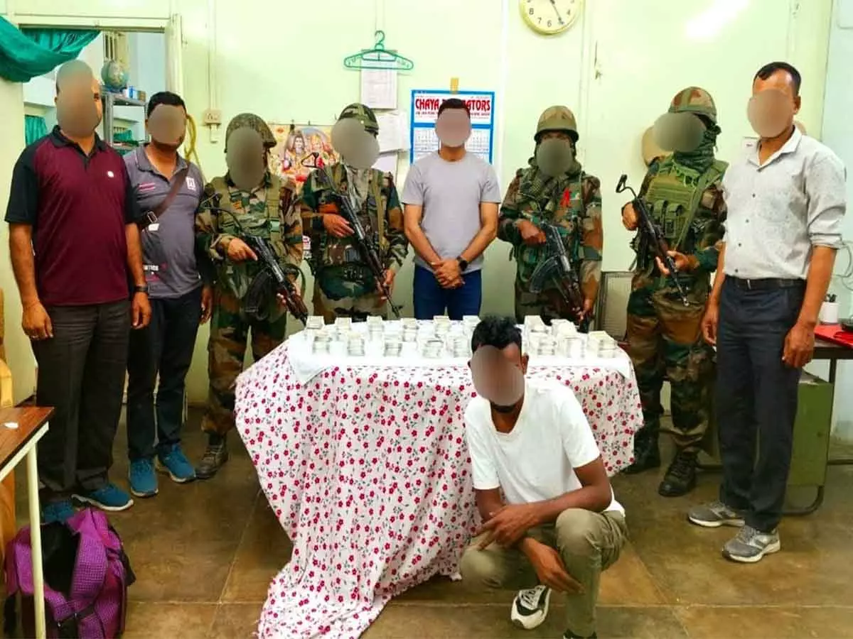 असम राइफल्स ने सिलचर में 37 लाख रुपये से अधिक मूल्य की नकली भारतीय मुद्रा जब्त की, 1 गिरफ्तार असम राइफल्स ने सिलचर में 37 लाख रुपये से अधिक मूल्य की नकली भारतीय मुद्रा जब्त की, 1 गिरफ्तार