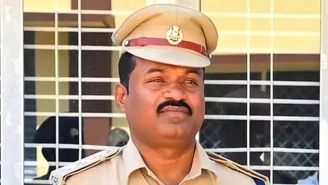 Shivmogga : अपने कर्मचारियों से रिश्वत ले रहे डीएसपी लोकायुक्त के जाल में फंसे! Shivmogga : अपने कर्मचारियों से रिश्वत ले रहे डीएसपी लोकायुक्त के जाल में फंसे!