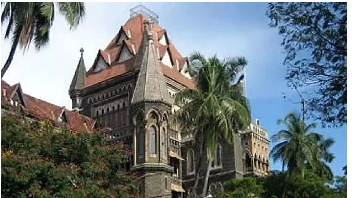 मूर्ति निर्माताओं ने पीओपी प्रतिबंध को बॉम्बे उच्च न्यायालय में चुनौती दी मूर्ति निर्माताओं ने पीओपी प्रतिबंध को बॉम्बे उच्च न्यायालय में चुनौती दी