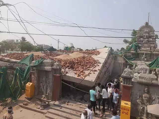 तेलंगाना में 6 मंजिला इमारत ढही: 6 की मौत तेलंगाना में 6 मंजिला इमारत ढही: 6 की मौत