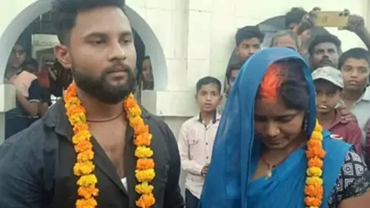 तुम जाओ, मैं बच्चों का ख्याल रखूंगा, पति ने प्रेमी संग करा दी पत्नी की शादी तुम जाओ, मैं बच्चों का ख्याल रखूंगा, पति ने प्रेमी संग करा दी पत्नी की शादी