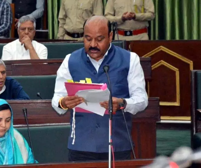 Kashmiri प्रवासियों की घाटी में वापसी के लिए विधायकों ने सरकार पर दबाव बनाया Kashmiri प्रवासियों की घाटी में वापसी के लिए विधायकों ने सरकार पर दबाव बनाया