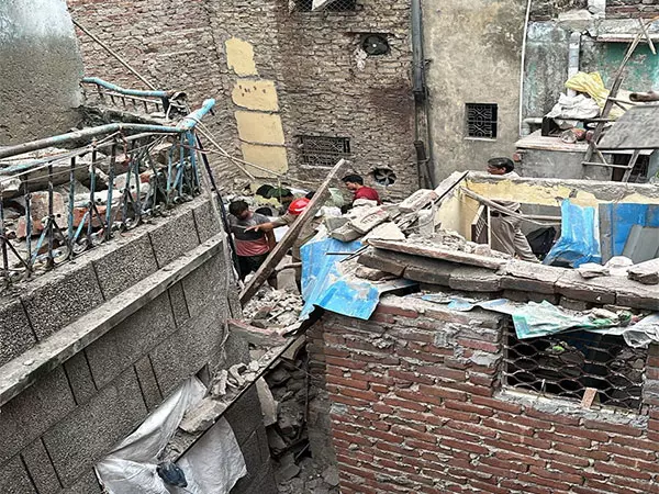 भद्राद्रि कोठागुडेम में निर्माणाधीन 6 मंजिला इमारत ढह गई, जांच चल रही भद्राद्रि कोठागुडेम में निर्माणाधीन 6 मंजिला इमारत ढह गई, जांच चल रही