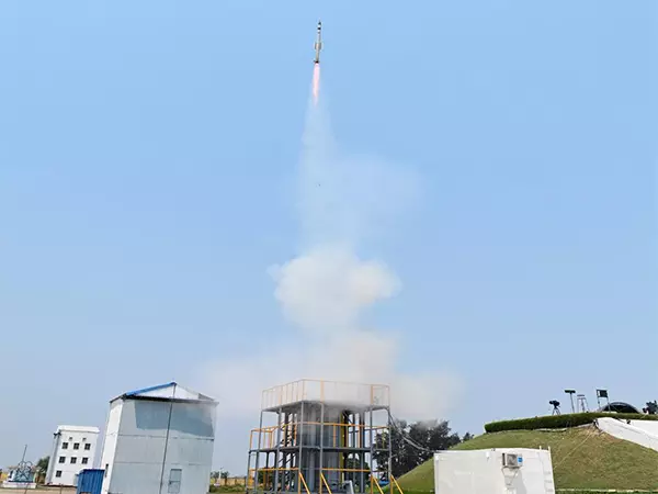 DRDO और नौसेना ने स्वदेशी रूप से विकसित वर्टिकल लॉन्च्ड शॉर्ट रेंज मिसाइल सिस्टम का सफल परीक्षण किया DRDO और नौसेना ने स्वदेशी रूप से विकसित वर्टिकल लॉन्च्ड शॉर्ट रेंज मिसाइल सिस्टम का सफल परीक्षण किया