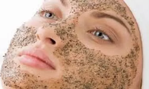 Beauty Tips:चिया सीड्स से बनाएं ये स्क्रब, डेड सेल्स हटाकर त्वचा में निखार लाएगा Beauty Tips:चिया सीड्स से बनाएं ये स्क्रब, डेड सेल्स हटाकर त्वचा में निखार लाएगा