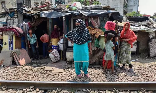 झुग्गी-झोपड़ियों और जे.जे. कॉलोनियों के विकास के लिए 696 करोड़ रुपये