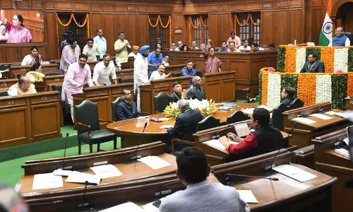 Delhi: बजट पर दिल्लीवासियों की मिली-जुली प्रतिक्रियाएं Delhi: बजट पर दिल्लीवासियों की मिली-जुली प्रतिक्रियाएं