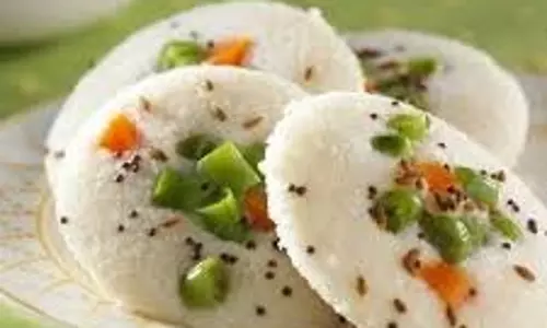 Vegetable Idli: वेजिटेबल इडली की ये रेसिपी करें ट्राई