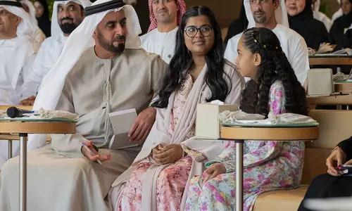 UAE: मजलिस मोहम्मद बिन जायद सत्र में समुदाय में सकारात्मक मूल्यों को बढ़ावा देने के महत्व पर चर्चा की गई