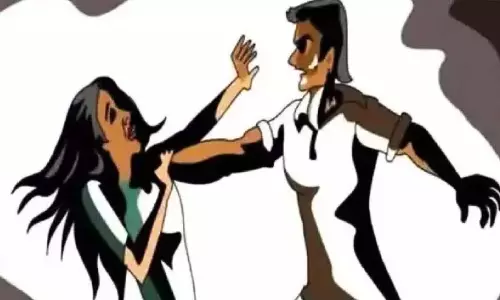नशे में धुत व्यक्ति ने पत्नी की नाक तोड़ी; युवक गिरफ्तार नशे में धुत व्यक्ति ने पत्नी की नाक तोड़ी; युवक गिरफ्तार