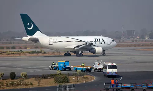Pakistan: पीआईए ने यू.के. उड़ान प्रतिबंध की स्थिति स्पष्ट की