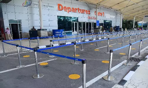 Mumbai: एयरपोर्ट के टर्मिनल 2 पर कूड़ेदान में नवजात का शव मिला; जांच शुरू Mumbai: एयरपोर्ट के टर्मिनल 2 पर कूड़ेदान में नवजात का शव मिला; जांच शुरू