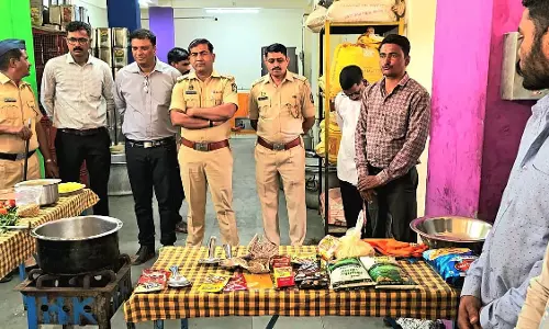 Maharashtra : सतारा जेल ने कैदियों के पुनर्वास में सहायता के लिए फास्ट फूड प्रशिक्षण शुरू किया Maharashtra : सतारा जेल ने कैदियों के पुनर्वास में सहायता के लिए फास्ट फूड प्रशिक्षण शुरू किया