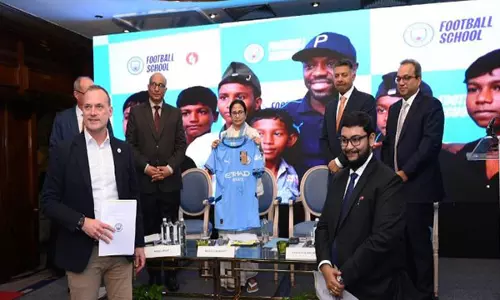 बंगाल में स्पोर्ट्स स्कूल स्थापित करने के लिए मैनचेस्टर सिटी ने समझौता ज्ञापन पर हस्ताक्षर किए, CM Banerjee ने घोषणा की