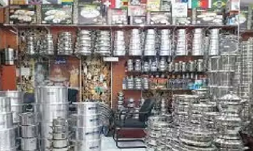 राज्य सरकार ने बर्तन खरीदी घोटाले में अफसर को किया सस्पेंड राज्य सरकार ने बर्तन खरीदी घोटाले में अफसर को किया सस्पेंड