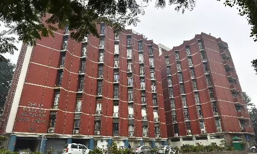 ECI ने इफ्तार पर सरकार को नोटिस भेजा