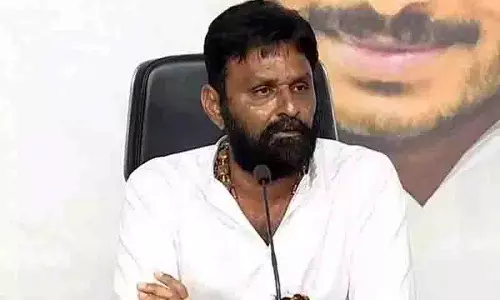 YSRCP नेता कोडाली नानी को हैदराबाद के अस्पताल में भर्ती कराया गया YSRCP नेता कोडाली नानी को हैदराबाद के अस्पताल में भर्ती कराया गया