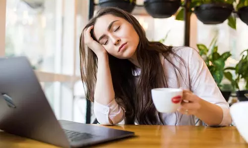 Lifestyle : लंच के बाद आती है तेज नींद? बचने के आसान उपाय जानें