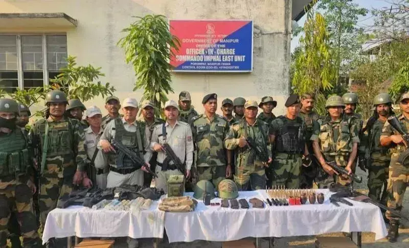 Manipur: इंफाल ईस्ट में हथियार और गोला-बारूद का जखीरा बरामद Manipur: इंफाल ईस्ट में हथियार और गोला-बारूद का जखीरा बरामद