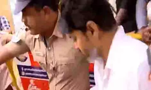 TVK प्रमुख विजय ने फिल्म निर्देशक मनोज भारतीराजा को दी श्रद्धांजलि
