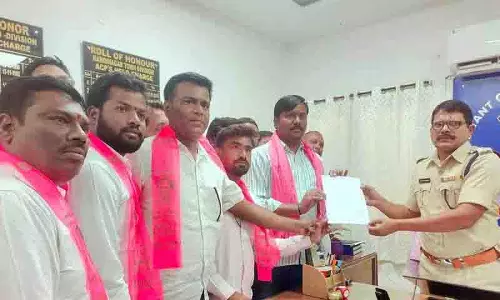 BRSV ने केसीआर के खिलाफ टिप्पणी के लिए बांदी के खिलाफ शिकायत दर्ज कराई