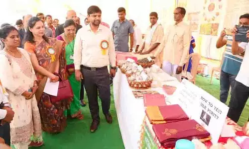 Mancherial में तसर रेशम कृषि मेला का आयोजन किया गया