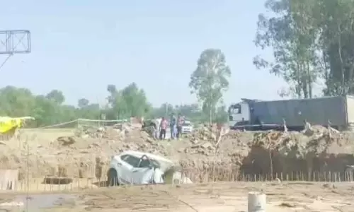 पुल से कार गिरने से 3 युवकों की मौत, तेज रफ्तार के चलते हादसा