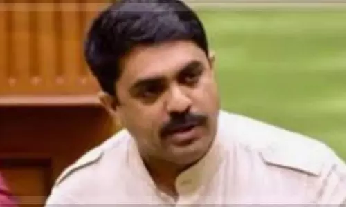 विजय सरदेसाई ने अधूरे बजट वादों-अधिशेष निधि को लेकर Goa सरकार की आलोचना की