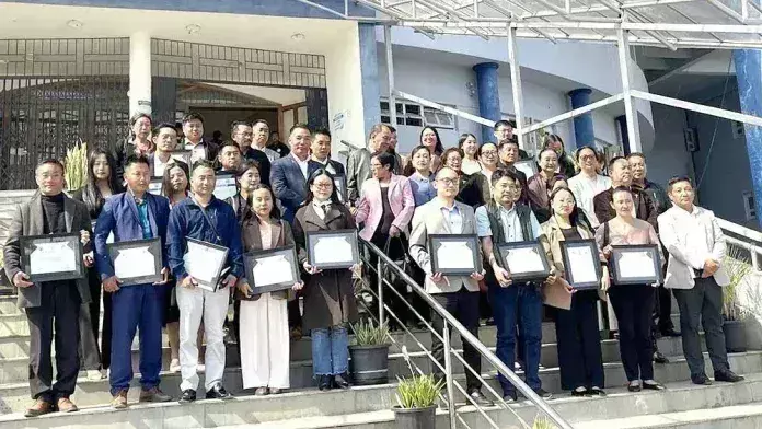 Nagaland : तीन स्वास्थ्य केन्द्रों को कायाकल्प पुरस्कार मिला Nagaland : तीन स्वास्थ्य केन्द्रों को कायाकल्प पुरस्कार मिला