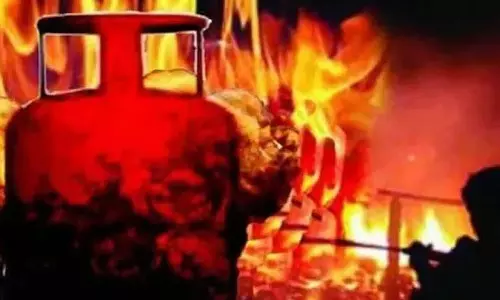 घर में सिलेंडर विस्फोट; गंभीर रूप से झुलसे दंपत्ति की हालत गंभीर