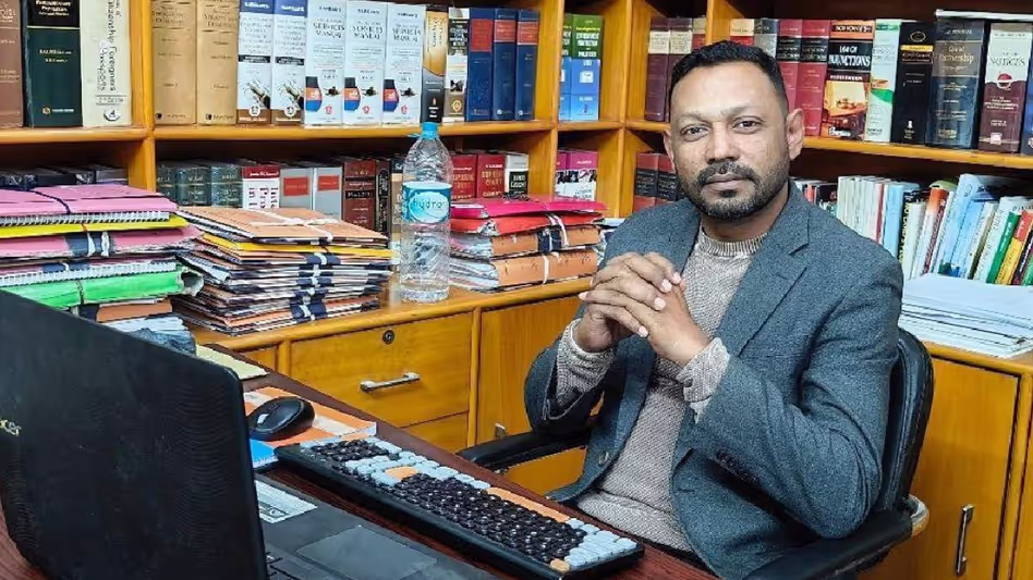 Assam पुलिस ने कोर्ट में सुनवाई के दौरान पत्रकार दिलवर हुसैन मजूमदार की 5 दिन की हिरासत मांगी