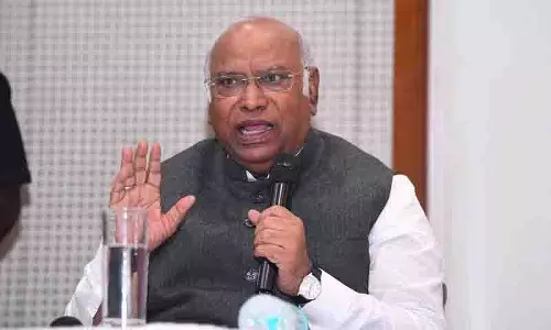 MLAs ने रेवंत मंत्रिमंडल में और सीटें मांगी, खड़गे को पत्र लिखा MLAs ने रेवंत मंत्रिमंडल में और सीटें मांगी, खड़गे को पत्र लिखा