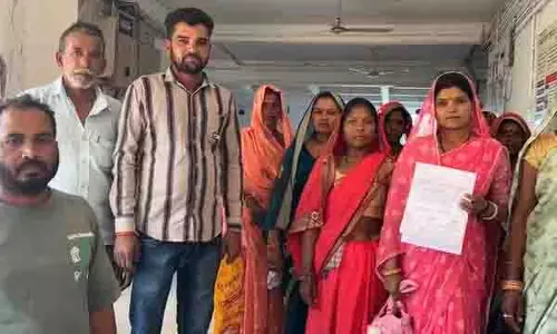 ग्राम सिरसोदा के ग्रामीण महिलाओं ने भी शराब दुकान के विरोध में खोला मोर्चा, कलेक्ट्रेट में दिया आवेदन