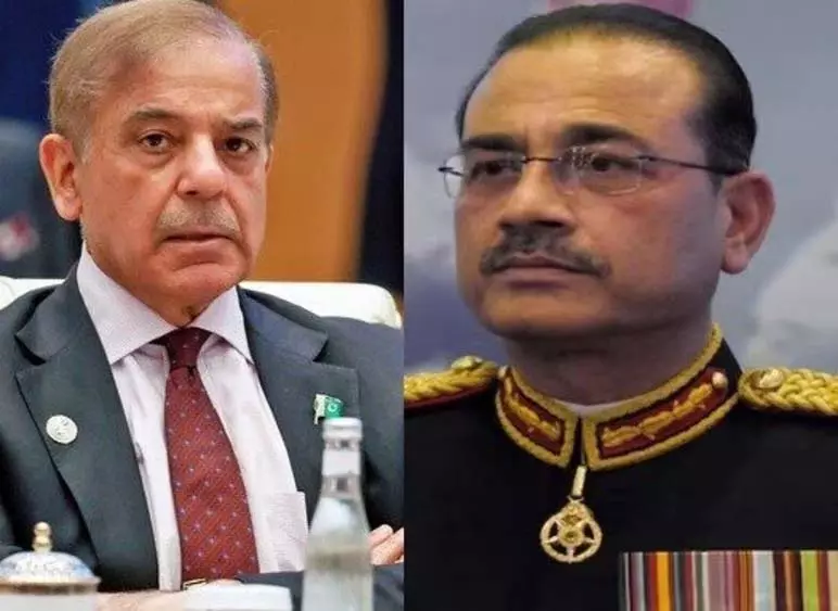 Pakistan : बगावत की सुगबुगाहट, सैन्य प्रमुख ने की इस्तीफे की मांग Pakistan : बगावत की सुगबुगाहट, सैन्य प्रमुख ने की इस्तीफे की मांग