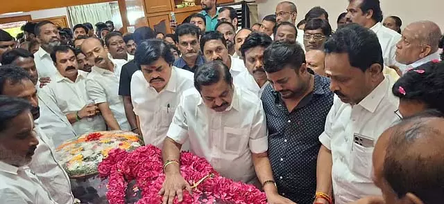 EPS ने करुप्पासामी पांडियन को दी श्रद्धांजलि! EPS ने करुप्पासामी पांडियन को दी श्रद्धांजलि!