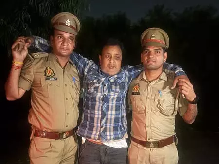 ज्वेलर्स दुकान में चोरी, कुख्यात चोर का एनकाउंटर ज्वेलर्स दुकान में चोरी, कुख्यात चोर का एनकाउंटर