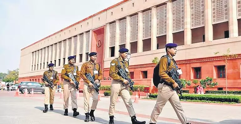 संसद सुरक्षा उल्लंघन: Delhi उच्च न्यायालय ने जमानत याचिका पर जवाब मांगा संसद सुरक्षा उल्लंघन: Delhi उच्च न्यायालय ने जमानत याचिका पर जवाब मांगा