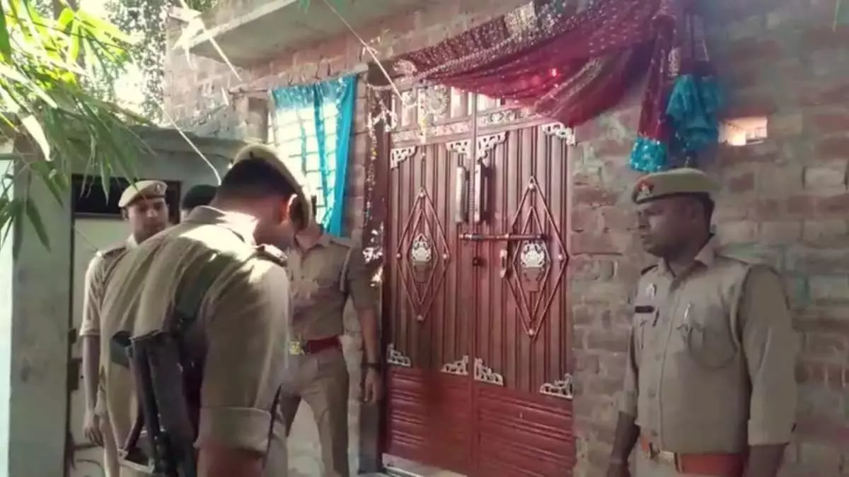 UP Big Crime : 4 बच्चों की हत्या कर पिता ने की खुदकुशी UP Big Crime : 4 बच्चों की हत्या कर पिता ने की खुदकुशी