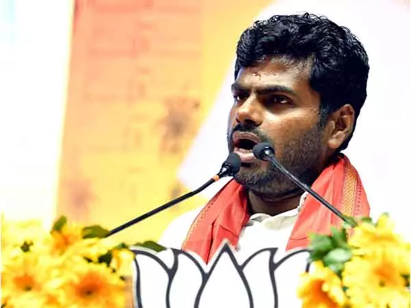 BJP के के अन्नामलाई ने त्रिभाषा नीति विवाद को लेकर स्टालिन पर निशाना साधा BJP के के अन्नामलाई ने त्रिभाषा नीति विवाद को लेकर स्टालिन पर निशाना साधा