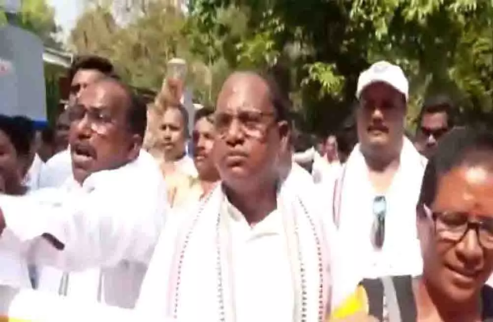 Odisha में महिलाओं के खिलाफ अपराध पर कांग्रेस ने अपना विरोध तेज किया Odisha में महिलाओं के खिलाफ अपराध पर कांग्रेस ने अपना विरोध तेज किया