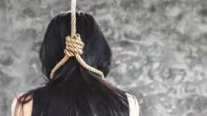 Jamshedpur: घर से लापता युवती का शव जंगल में फंदे से लटका मिला Jamshedpur: घर से लापता युवती का शव जंगल में फंदे से लटका मिला