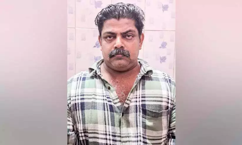 Kerala: 750 पैकेट तंबाकू के साथ गिरफ्तार Kerala: 750 पैकेट तंबाकू के साथ गिरफ्तार