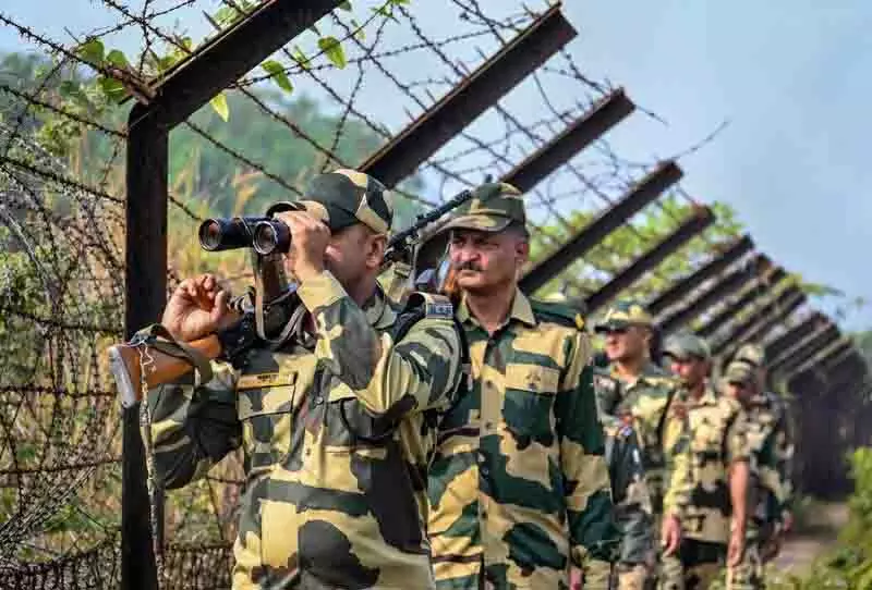 Punjab: होमगार्ड सीमा पर दूसरी रक्षा पंक्ति बनाएंगे Punjab: होमगार्ड सीमा पर दूसरी रक्षा पंक्ति बनाएंगे